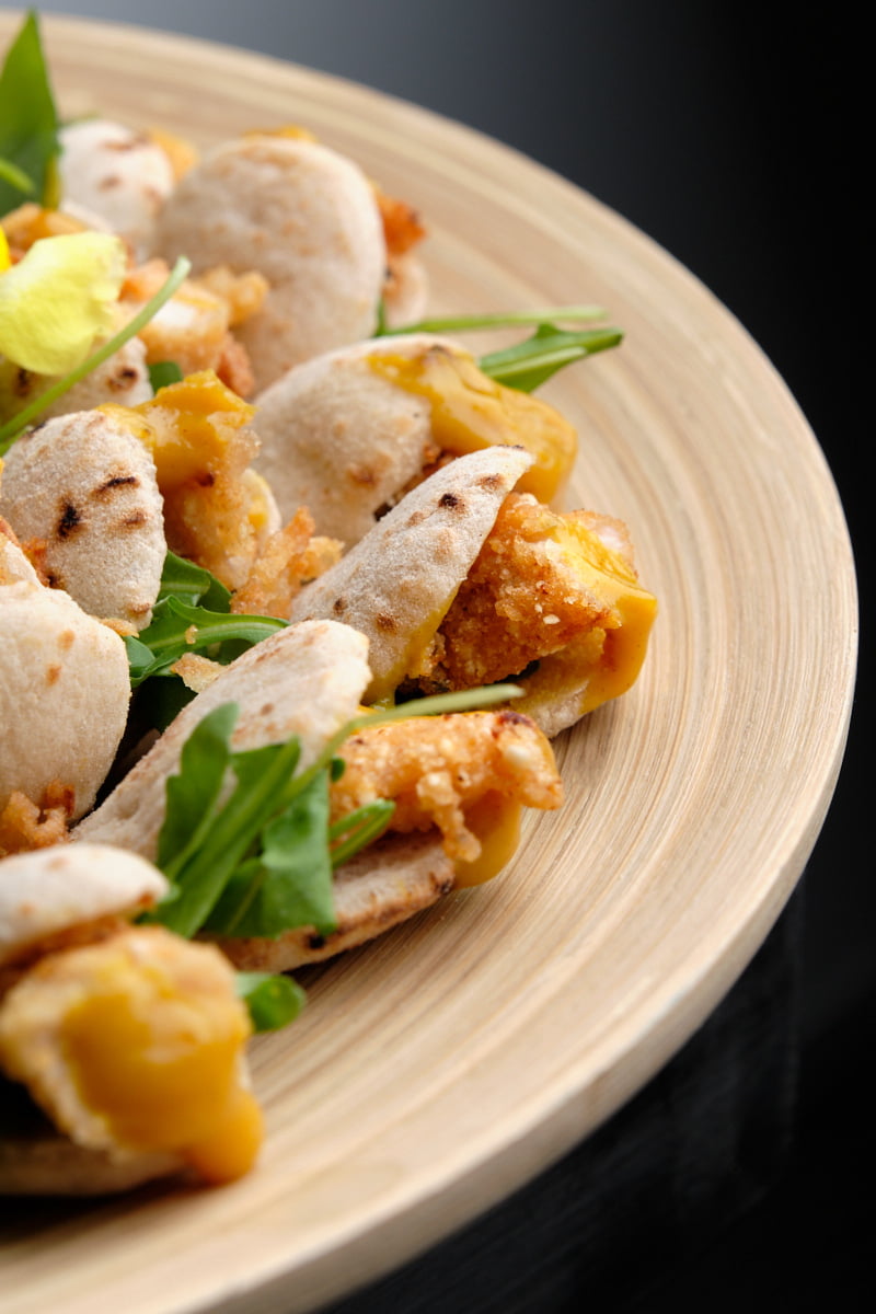 Canapes en bandeja de catering Canapes en bandeja de catering